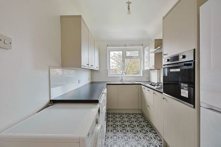 4 Bed Terraced House, Park Drive, W3 - Photo 3