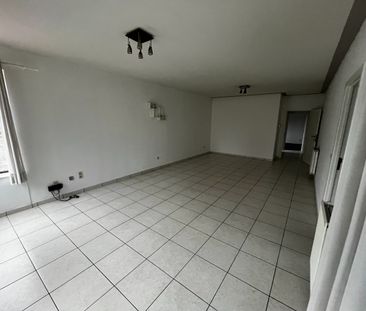 Tweeslaapkamerappartement met staanplaats in centrum Genk. - Foto 6