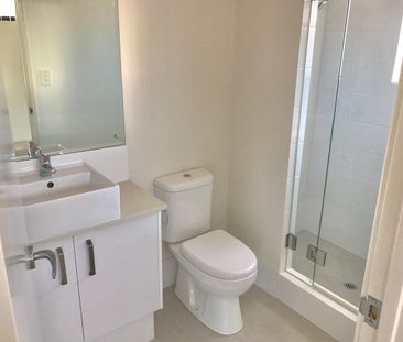 LOCATION!! LOCATION!! LOCATION!! - Photo 4