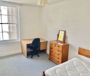4 bedroom Four Double Bedroom Student Property to rent - Photo 1