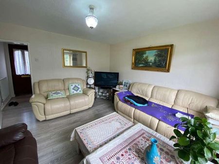 Frizlands Lane Dagenham, RM10 - Photo 2