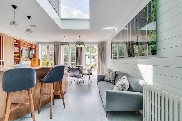 4 bedroom terraced house to rent - Photo 1