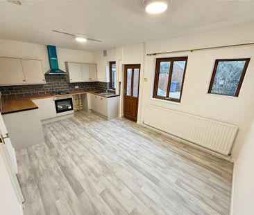 2 bedroom terraced house to rent - Photo 5