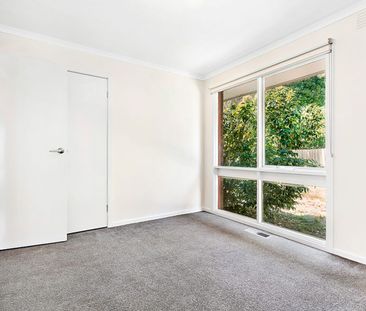 A FANTASTIC FAMILY HOME IN A GREAT LOCATION! - Photo 2