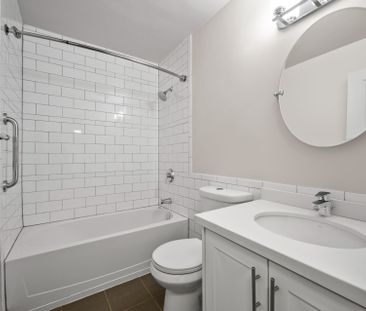 For Lease - 2300 Marine Drive Unit# 205, Oakville, Ontario - Photo 5