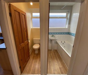 2 bedroom bungalow to rent - Photo 2