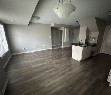 For Lease - 36 Daylily Lane, Kitchener, Ontario - Photo 2