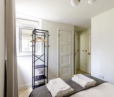 3 bedroom flat to rent - Photo 4