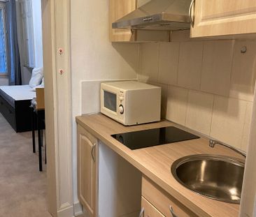 Location Appartement 1 pièce 18m² - Photo 3