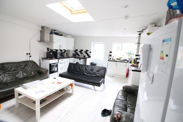 Harriet Street, Cathays - Photo 1