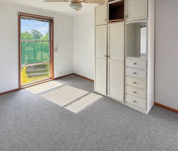 Beautifully Refreshed 4-Bedroom Home Close to Everything - Photo 5