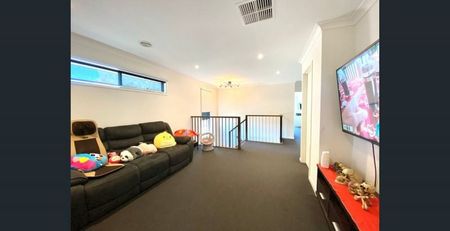 Charming Family Home in Lyndhurst Awaits! - Photo 2