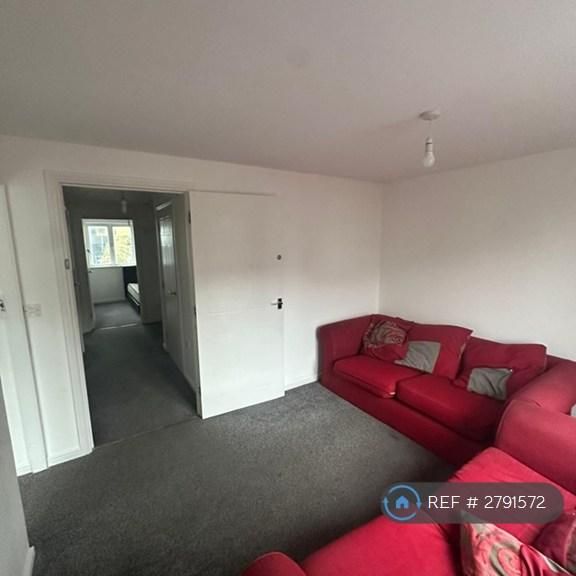 3 bedroom flat to rent - Photo 1