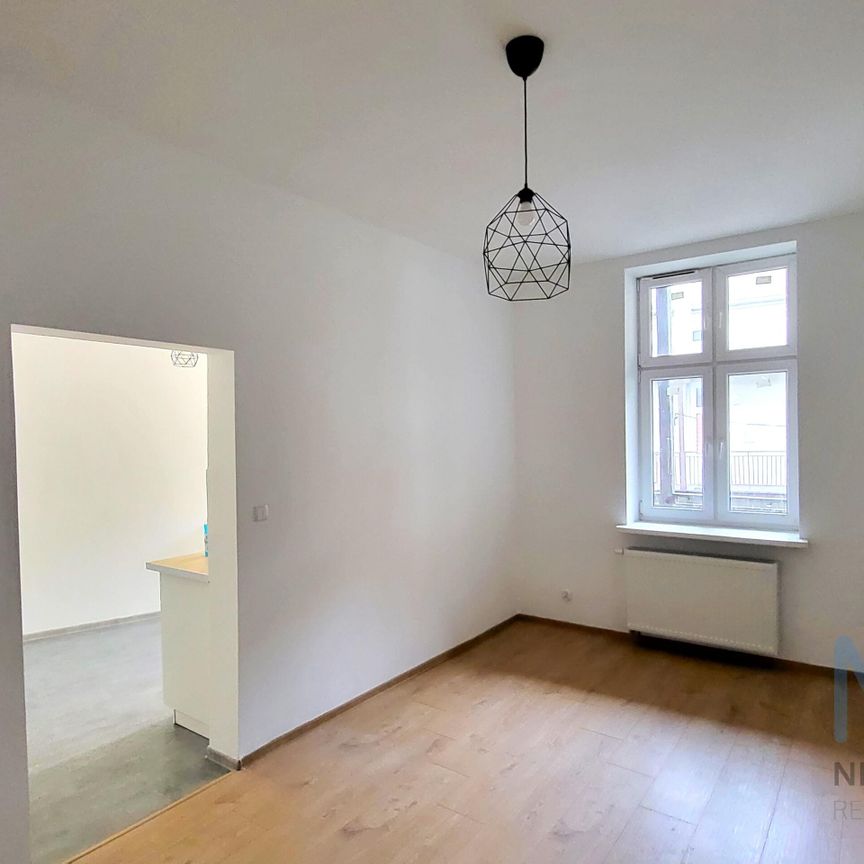 Przestronna kawalerka z osobną kuchnią w centrum Kazimierza - Photo 1