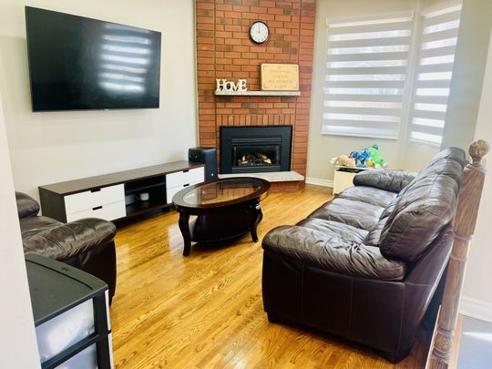 For Lease - 2 Sable Crescent, Whitby, Ontario - Photo 1