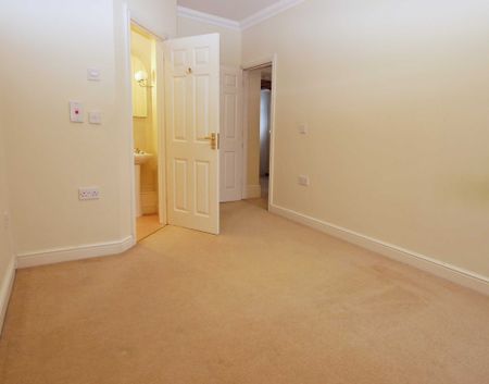 2 bedroom Ground Floor Apartment to rent - Photo 3