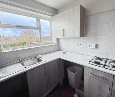 3 bedroom Flat To Let - Photo 1