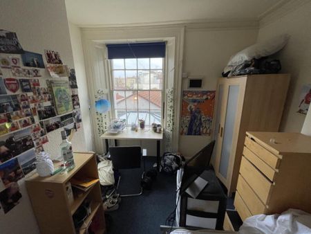 1 bedroom in a house share to rent - Photo 5