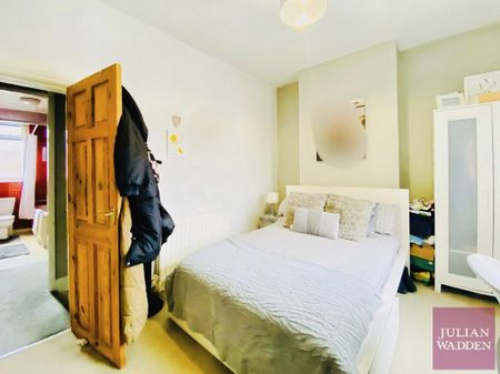 2 bedroom terraced house to rent - Photo 2