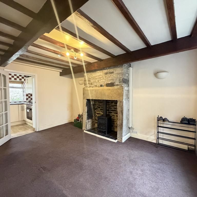 2 bedroom terraced house to rent - Photo 1