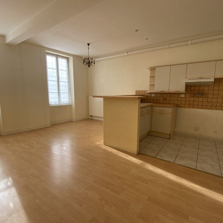 Location Appartement 3 pièces 73m² JARNAC 16200 - Photo 1