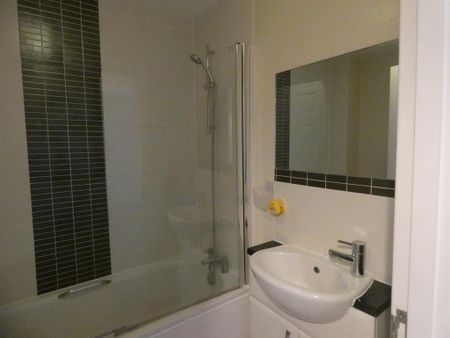 2 bedroom terraced house to rent - Photo 3