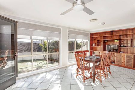 COMFORT AND SPACE IN RAYMOND TERRACE! - Photo 3
