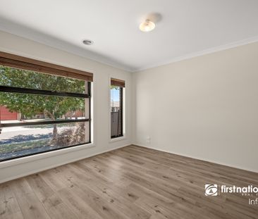 Great Family Home, Less than 1km to Alamanda College - Photo 6