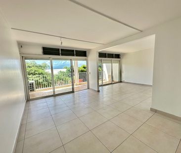Location Appartement 3 pièces 96m² LE GOSIER 97190 - Photo 1