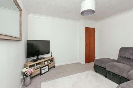 Alexander Court, Chalkwell Road, Sittingbourne, Kent, ME10 - Photo 4