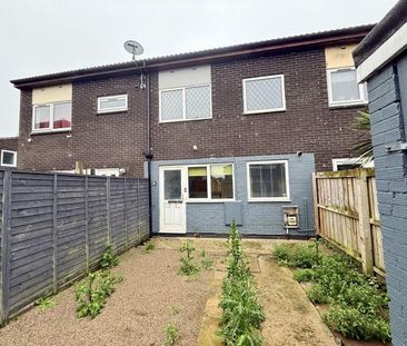 3 bedroom terraced house to rent - Photo 6
