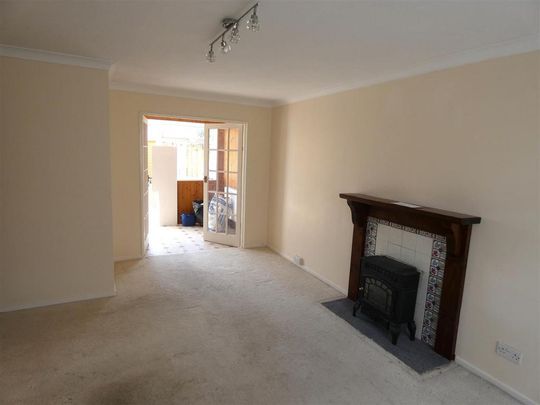 3 bedroom terraced house to rent - Photo 1