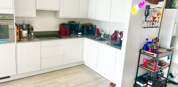 Room in a Shared Flat, Lakeside Drive, NW10 - Photo 2