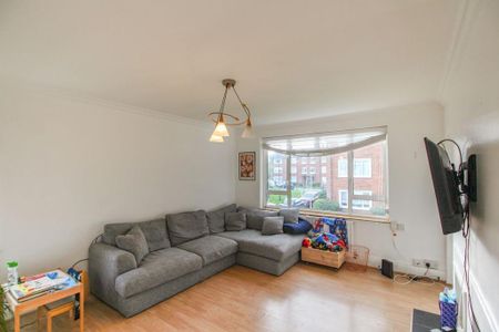 3 bedroom flat to rent - Photo 2