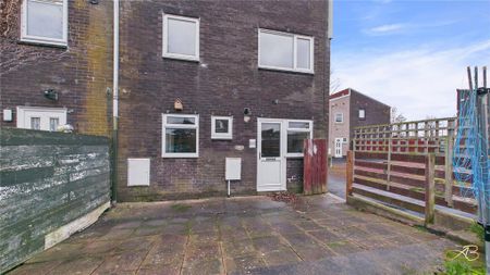 3 bedroom semi-detached house to rent - Photo 5