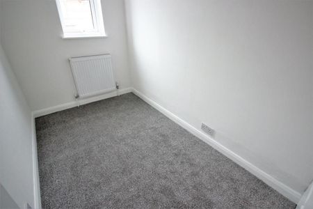 3 bedroom House To Let - Photo 5