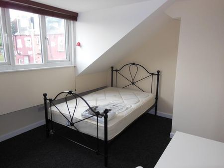 Student House 4 bedroom, Crookesmoor, Sheffield - Photo 4