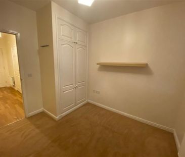 2 bedroom Flat To Let - Photo 5