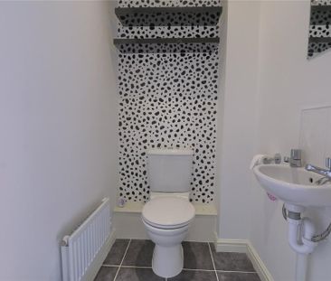 3 bedroom end of terrace house to rent - Photo 6