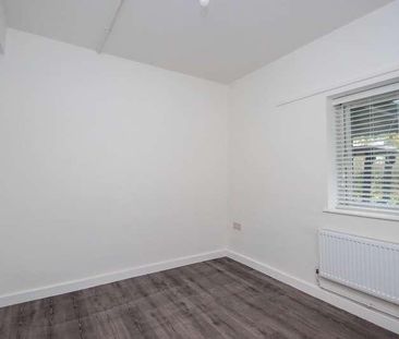 Church Road, Urmston, Manchester, M41 - Photo 6