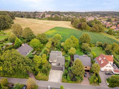 Residentieel gelegen villa met prachtige tuin! - Photo 3