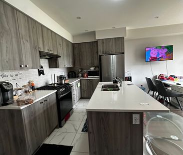 For Lease - 110 yale Drive, Hamilton, Ontario - Photo 1