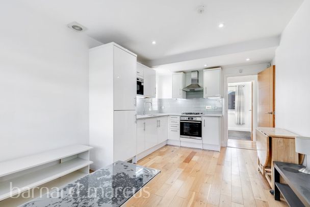 Crescent Way - Photo 1