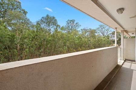 Convenient Low Maintenance 2 Bedroom Apartment in Prime Location! - Photo 5