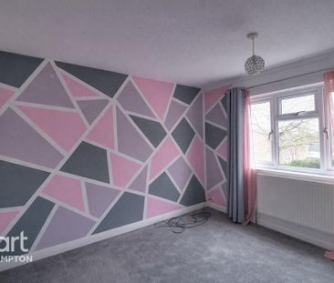 3 bedroom end of terrace house to rent - Photo 4