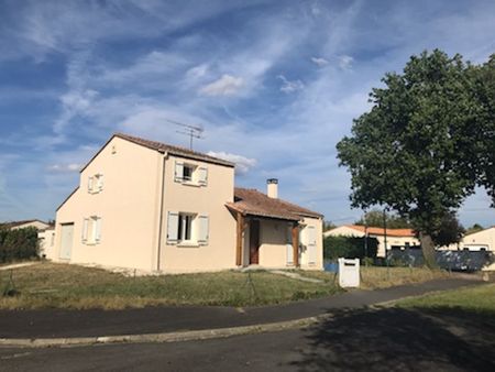 Location Maison 5 pièces 96m² L ISLE D ESPAGNAC 16340 - Photo 5