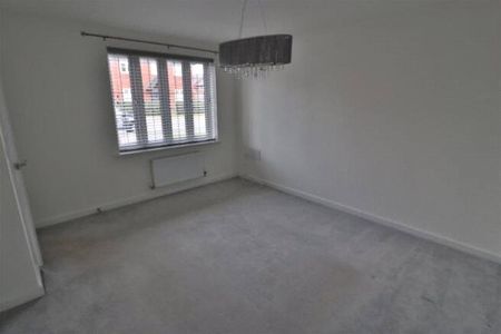 3 bedroom house to rent Watergrove Crescent, Great Sankey, Warrington, WA5 - Photo 2