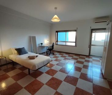 Rua do Doutor Mário de Vasconcelos e Sá, Porto, Braga 4050-352 - Photo 2