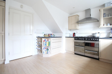 4 bedroom townhouse to rent - Photo 5