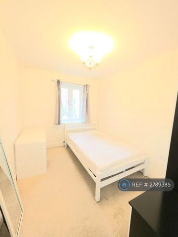 3 bedroom terraced house to rent - Photo 4